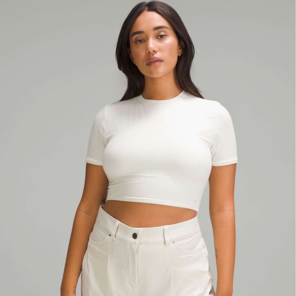 Lululemon Nulu Crewneck Cropped T-Shirt - Picture 1 of 6
